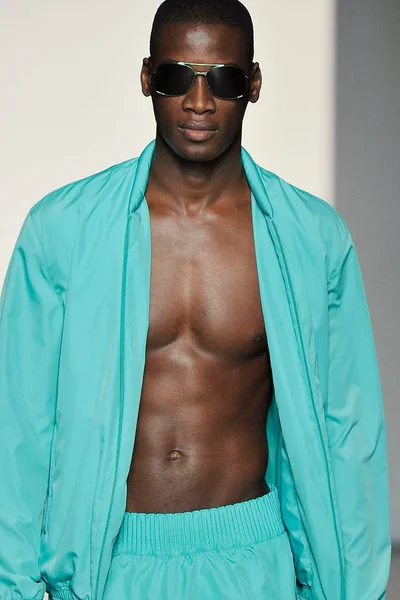 Look 11